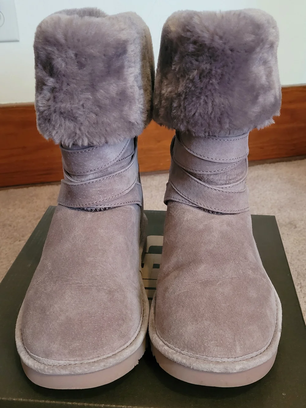 Lamo Womens Size 8 Suede Shearling Gray Fold-Over Cuff Winter Boots EUC